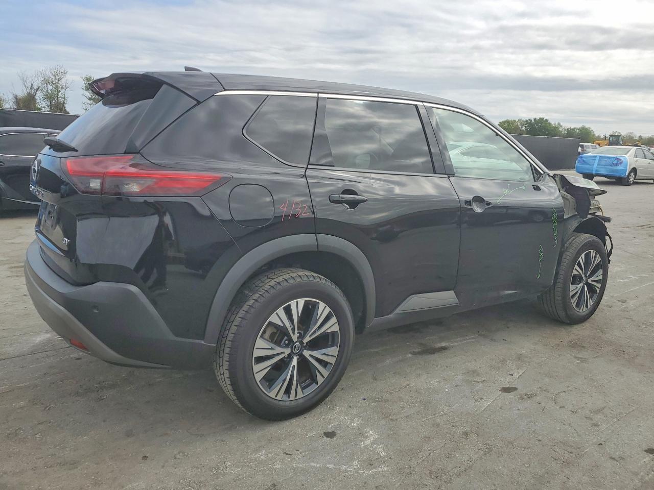 2021 NISSAN ROGUE SV photo 3