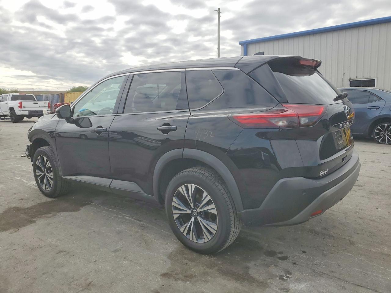 2021 NISSAN ROGUE SV photo 2