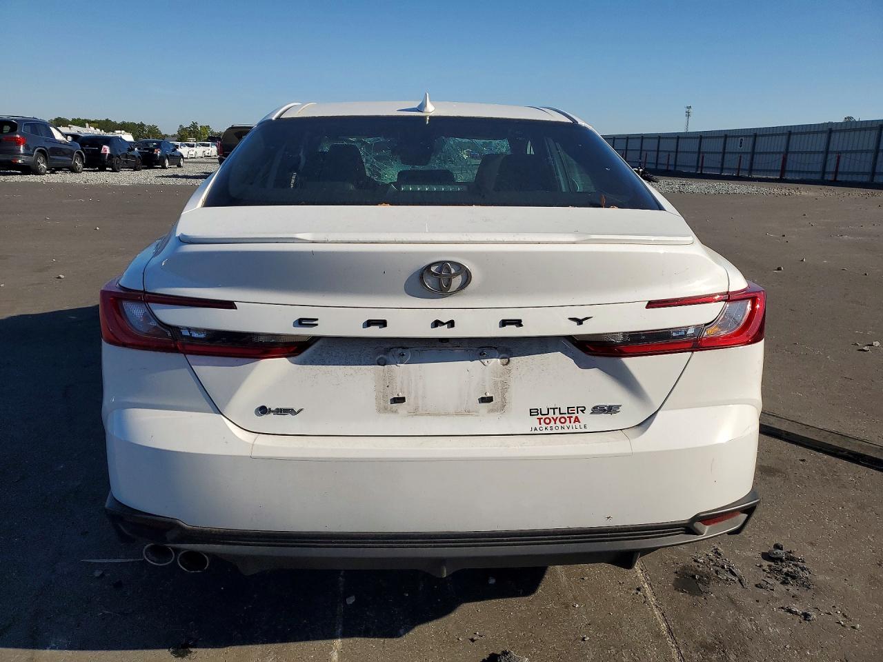 2025 TOYOTA CAMRY SE photo 16