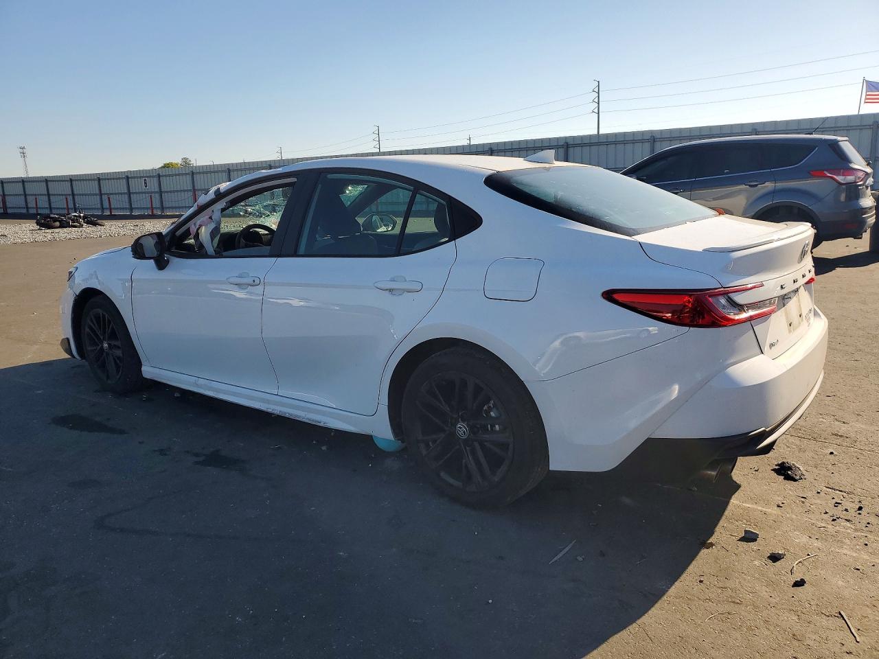 2025 TOYOTA CAMRY SE photo 4