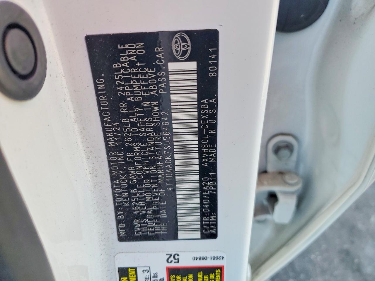 2025 TOYOTA CAMRY SE photo 34