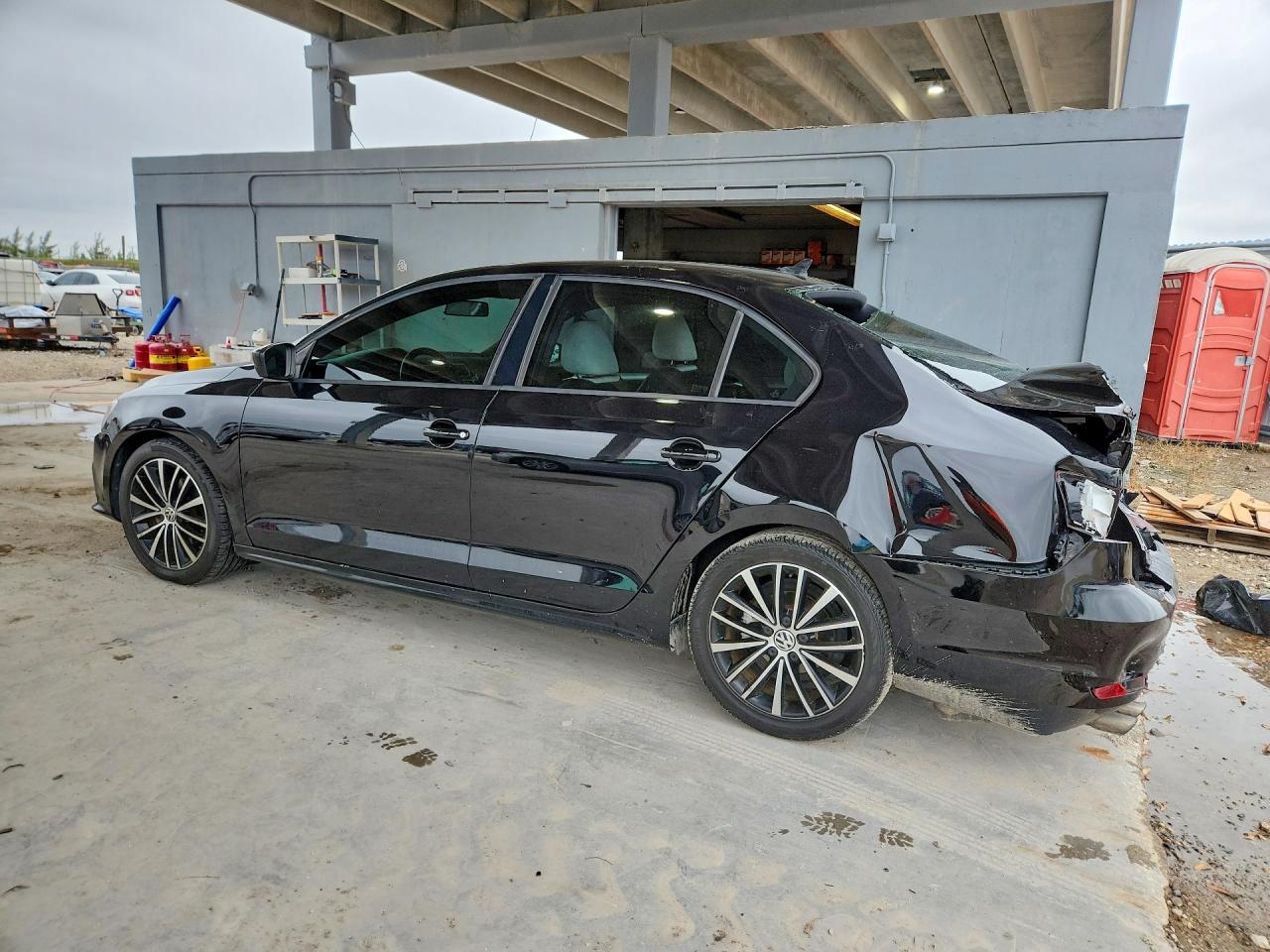 2016 VOLKSWAGEN JETTA photo 2