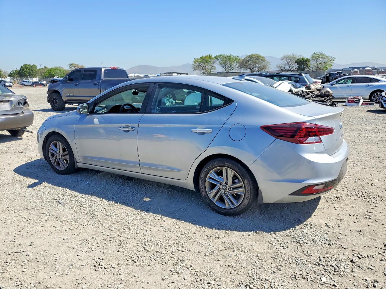 2020 HYUNDAI ELANTRA VALUE EDITION photo 3