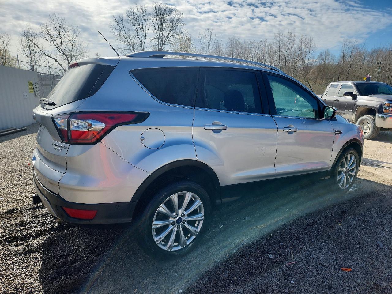 2017 FORD ESCAPE TITANIUM photo 3