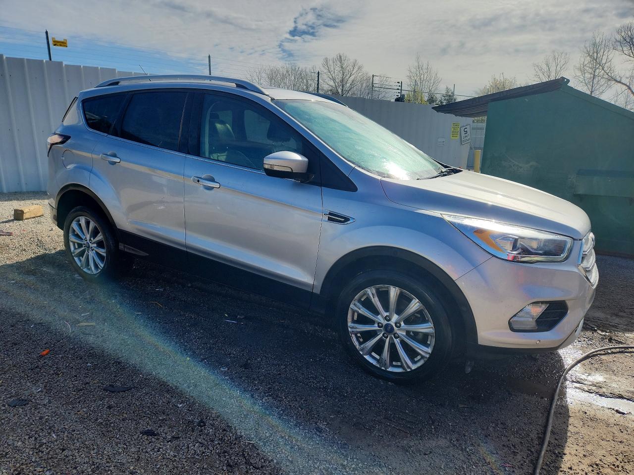 2017 FORD ESCAPE TITANIUM photo 4