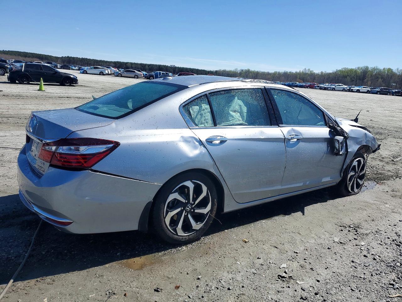 2016 HONDA ACCORD photo 3