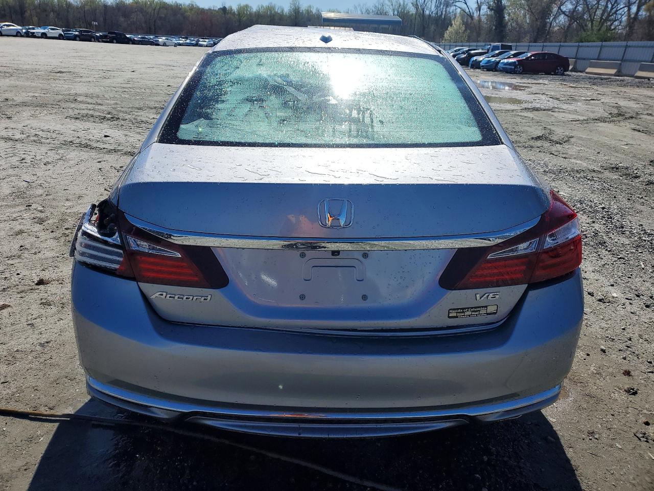 2016 HONDA ACCORD photo 6