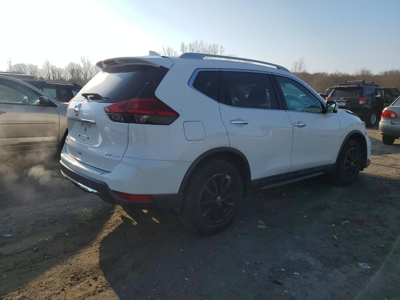 2017 NISSAN ROGUE SV photo 5