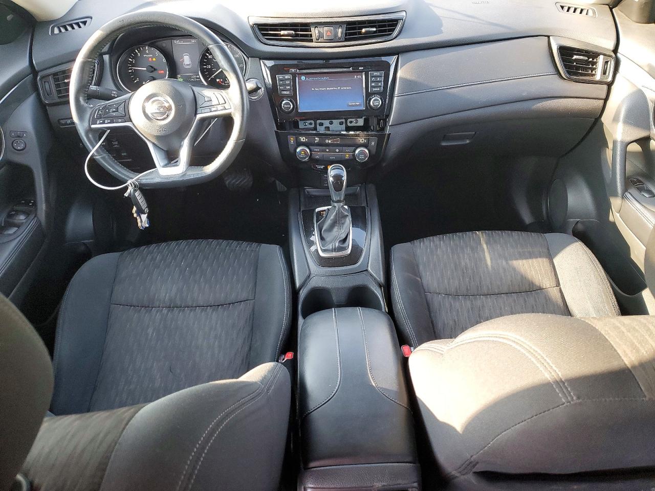 2017 NISSAN ROGUE SV photo 15