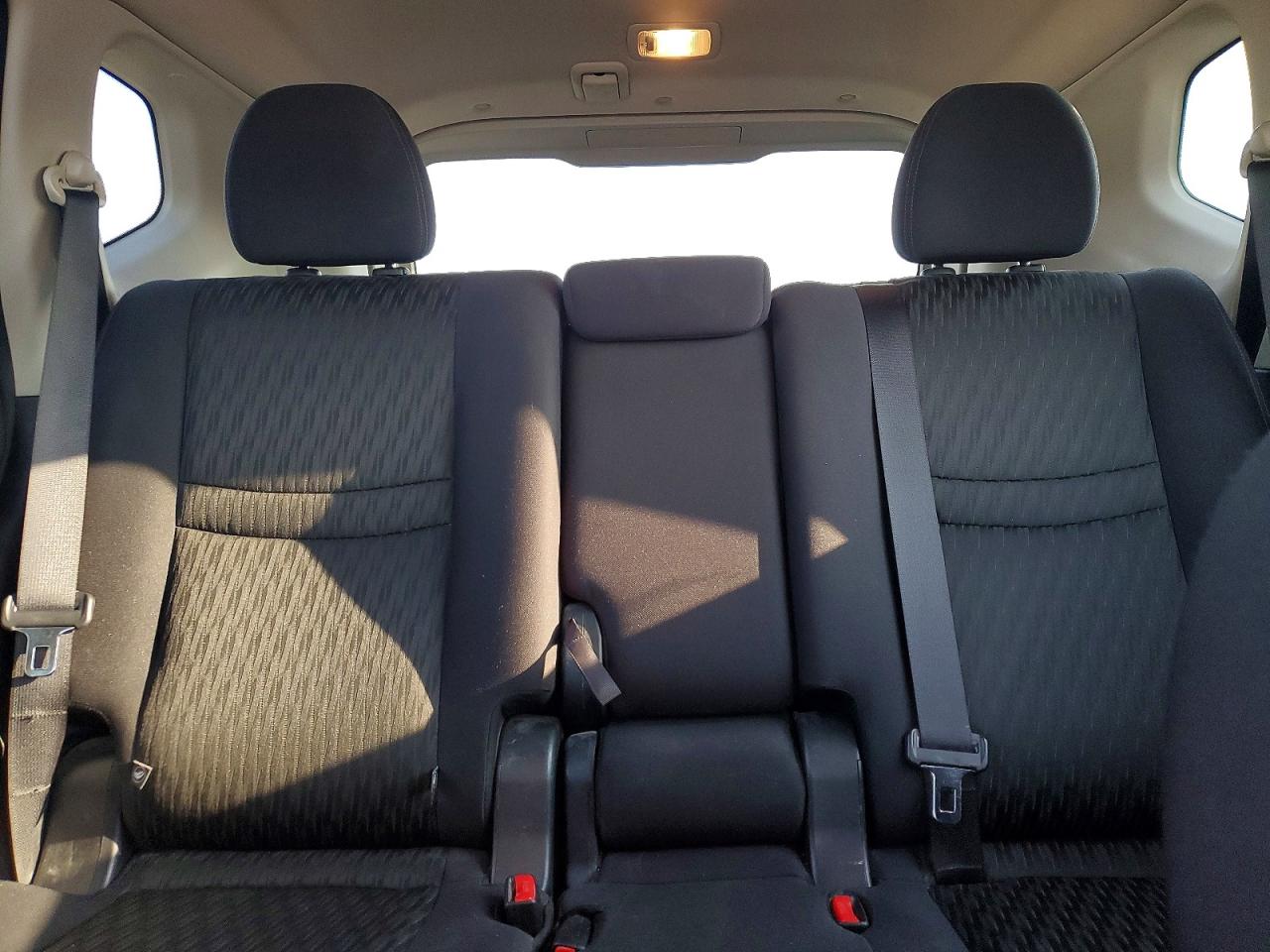 2017 NISSAN ROGUE SV photo 19