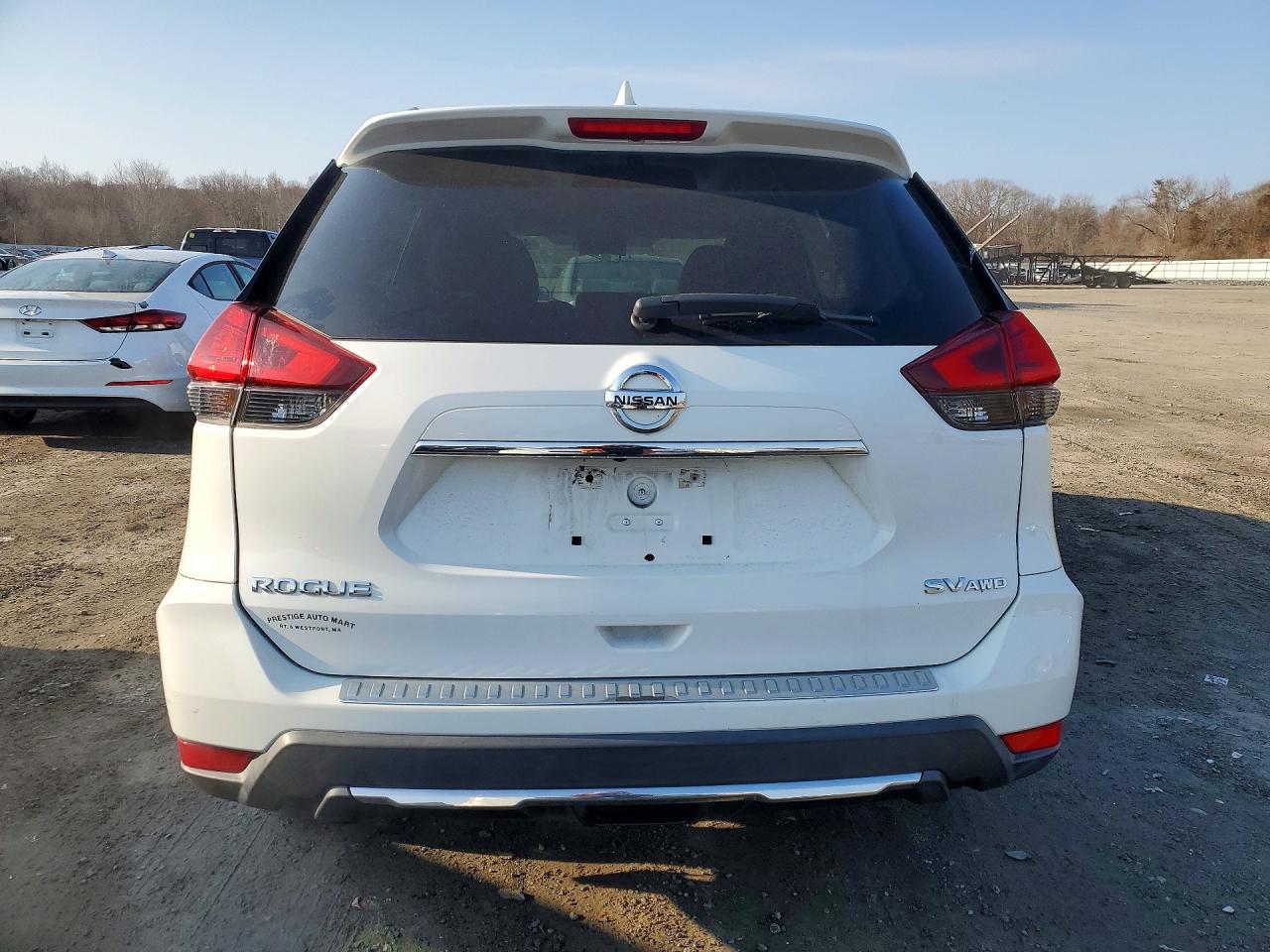 2017 NISSAN ROGUE SV photo 11