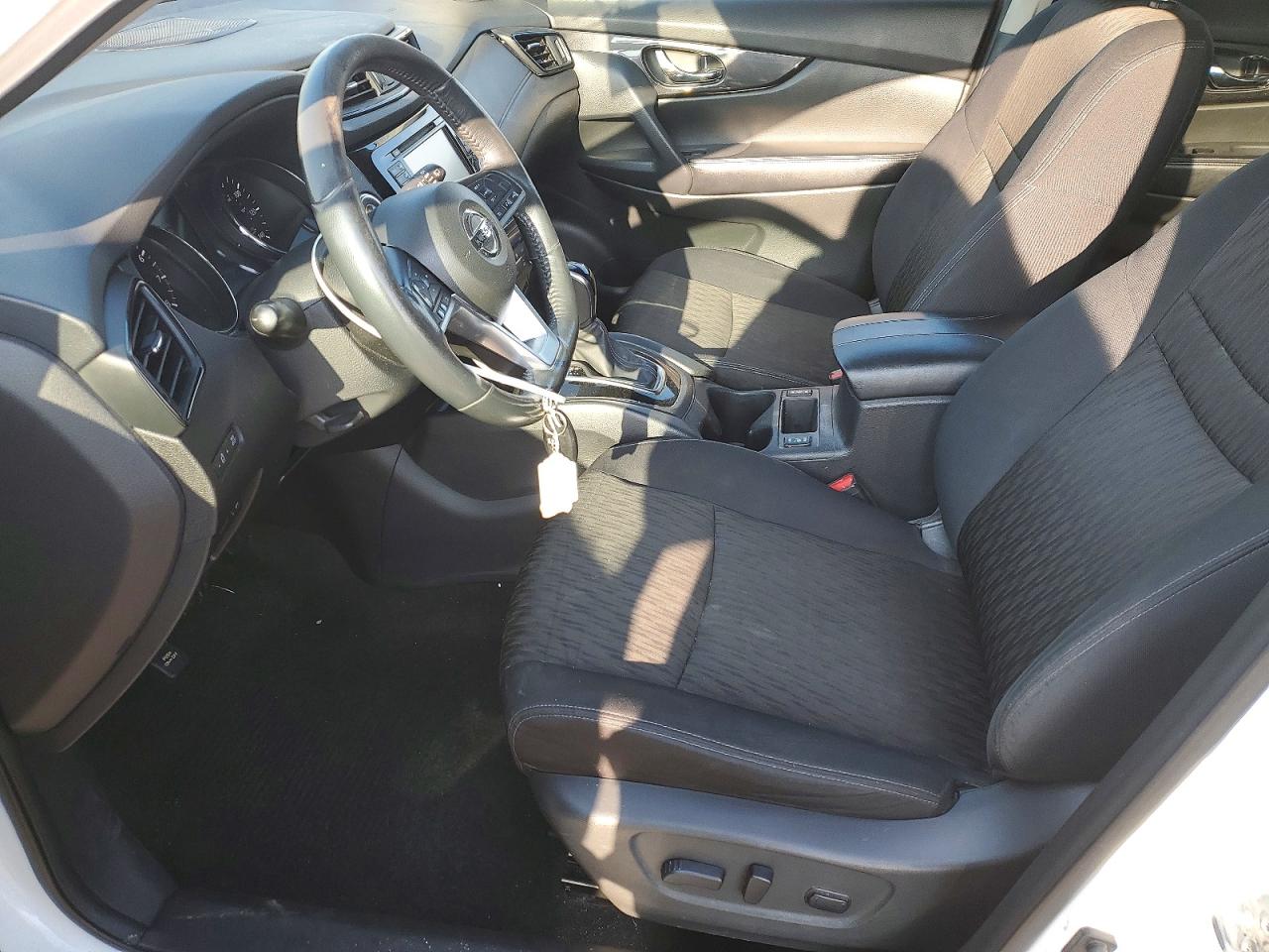2017 NISSAN ROGUE SV photo 13