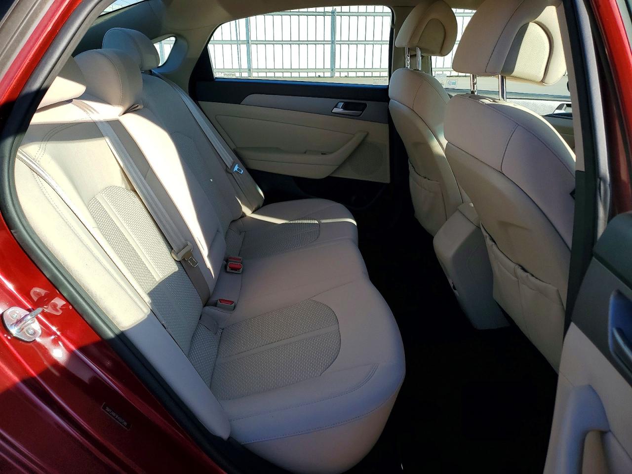 2015 HYUNDAI SONATA SE photo 19
