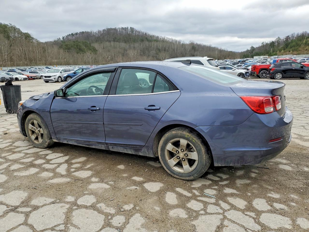 2013 CHEVROLET MALIBU LS photo 4