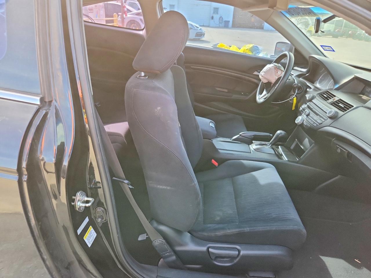 2012 HONDA ACCORD LX photo 25