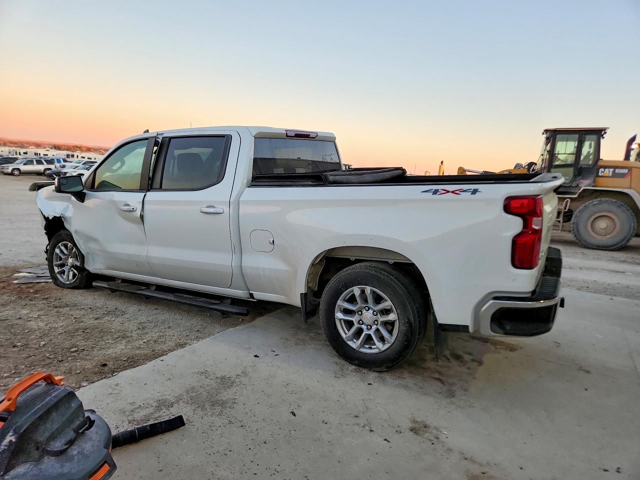 2025 CHEVROLET SILVERADO K1500 LT photo 4