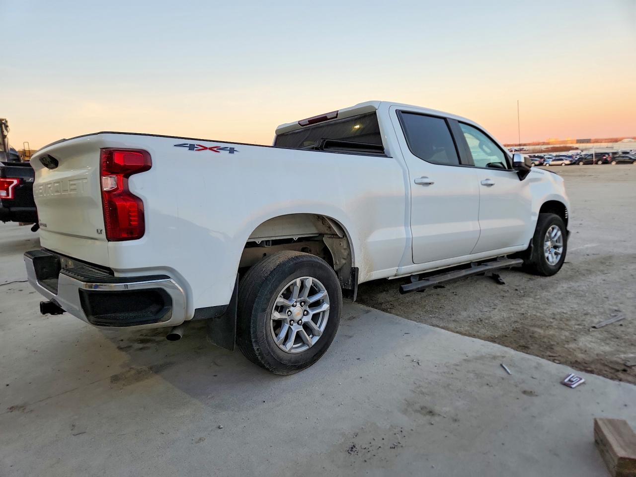 2025 CHEVROLET SILVERADO K1500 LT photo 7