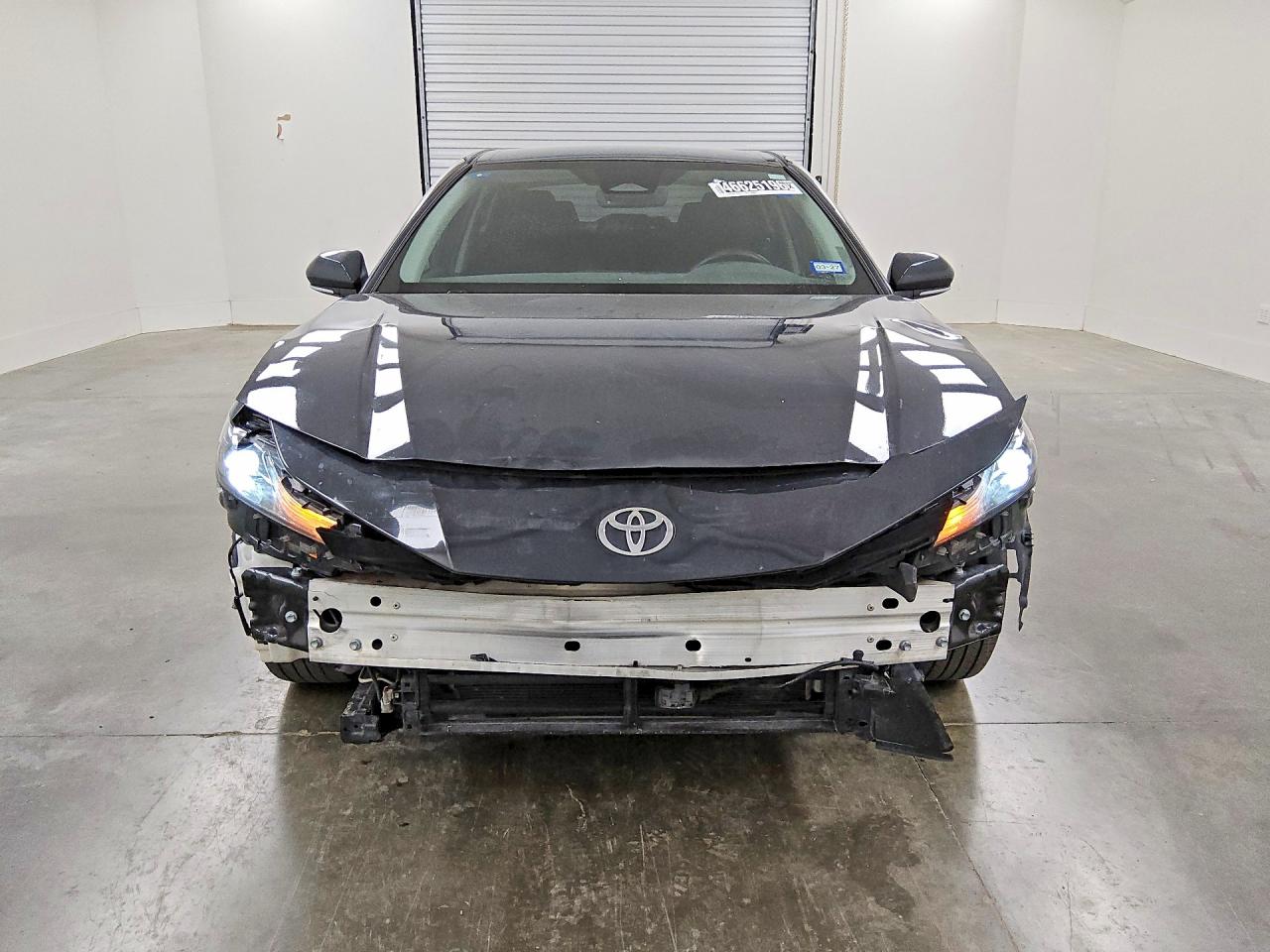 2025 TOYOTA CAMRY LE photo 9