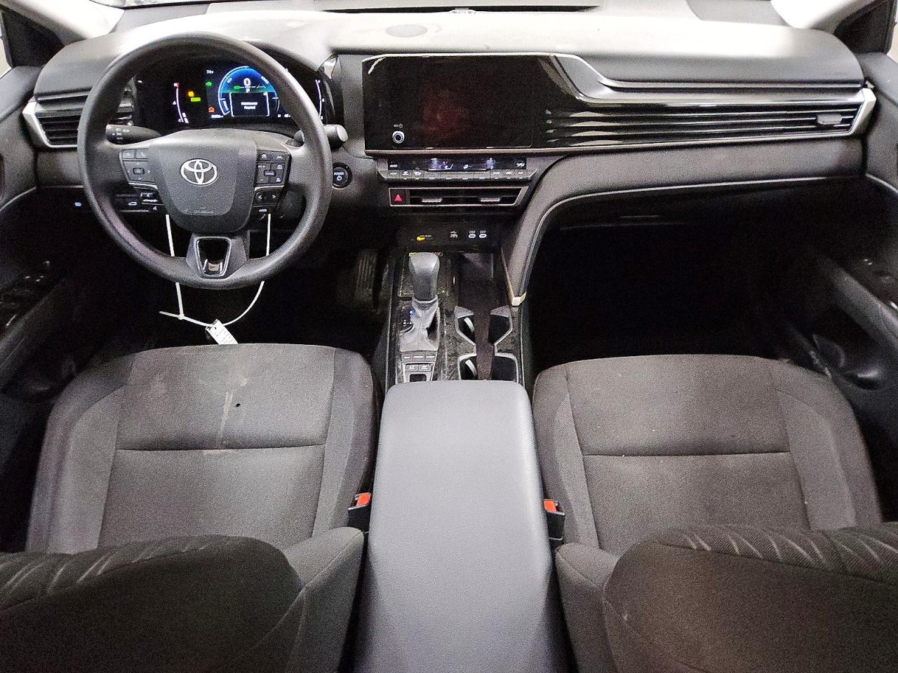 2025 TOYOTA CAMRY LE photo 15
