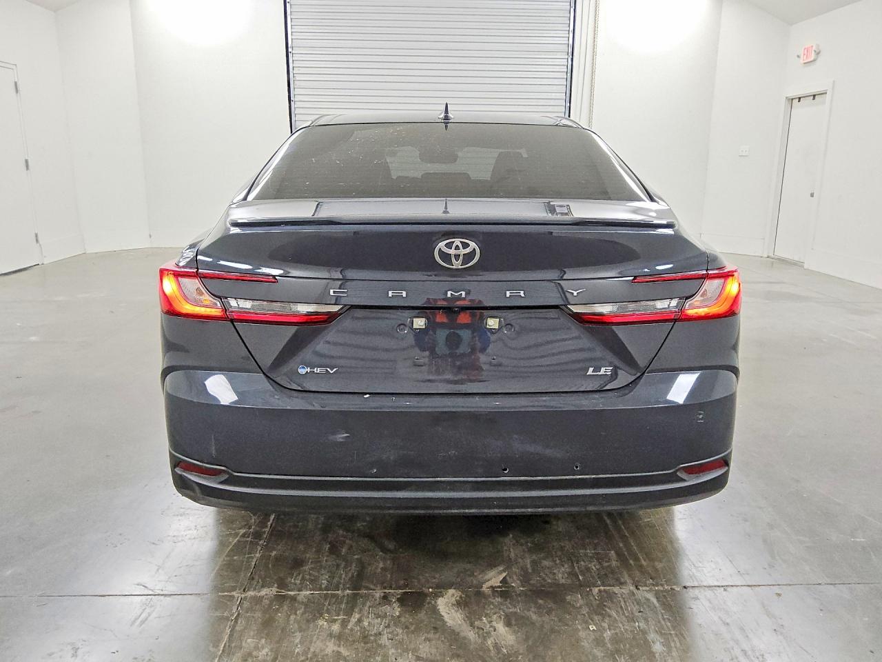 2025 TOYOTA CAMRY LE photo 11