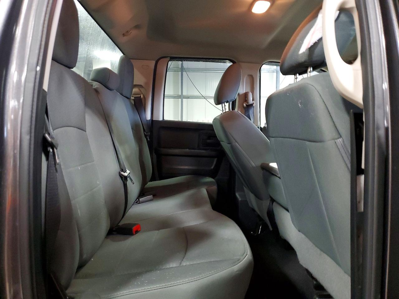 2014 RAM 1500 ST photo 19