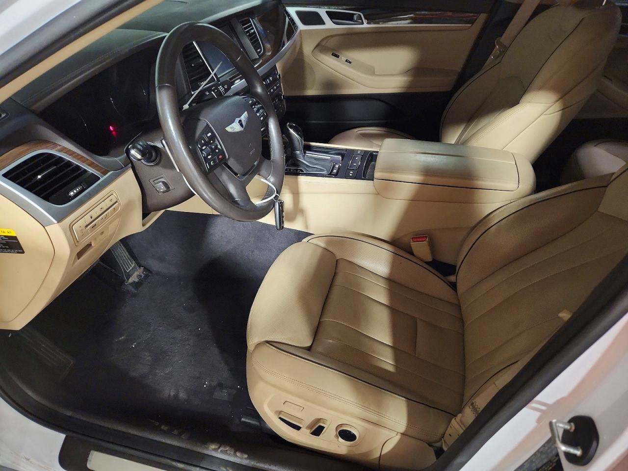 2015 HYUNDAI GENESIS 3.8L photo 13