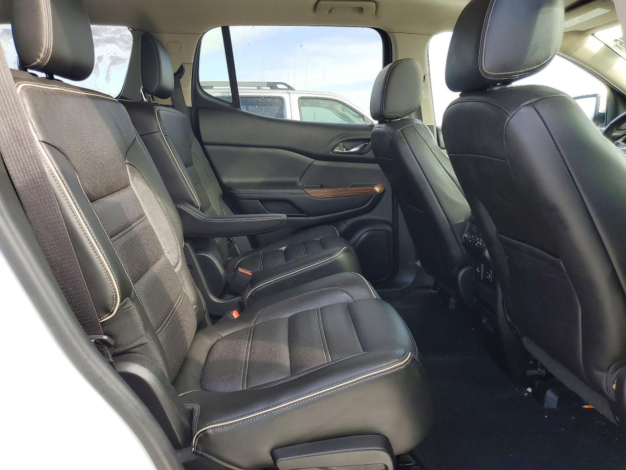 2017 GMC ACADIA DENALI photo 11