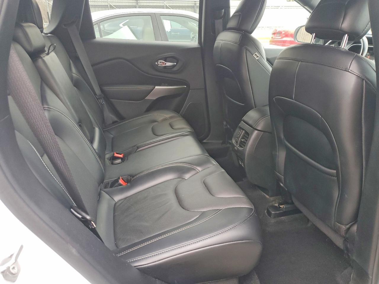 2021 JEEP CHEROKEE LATITUDE LUX photo 11