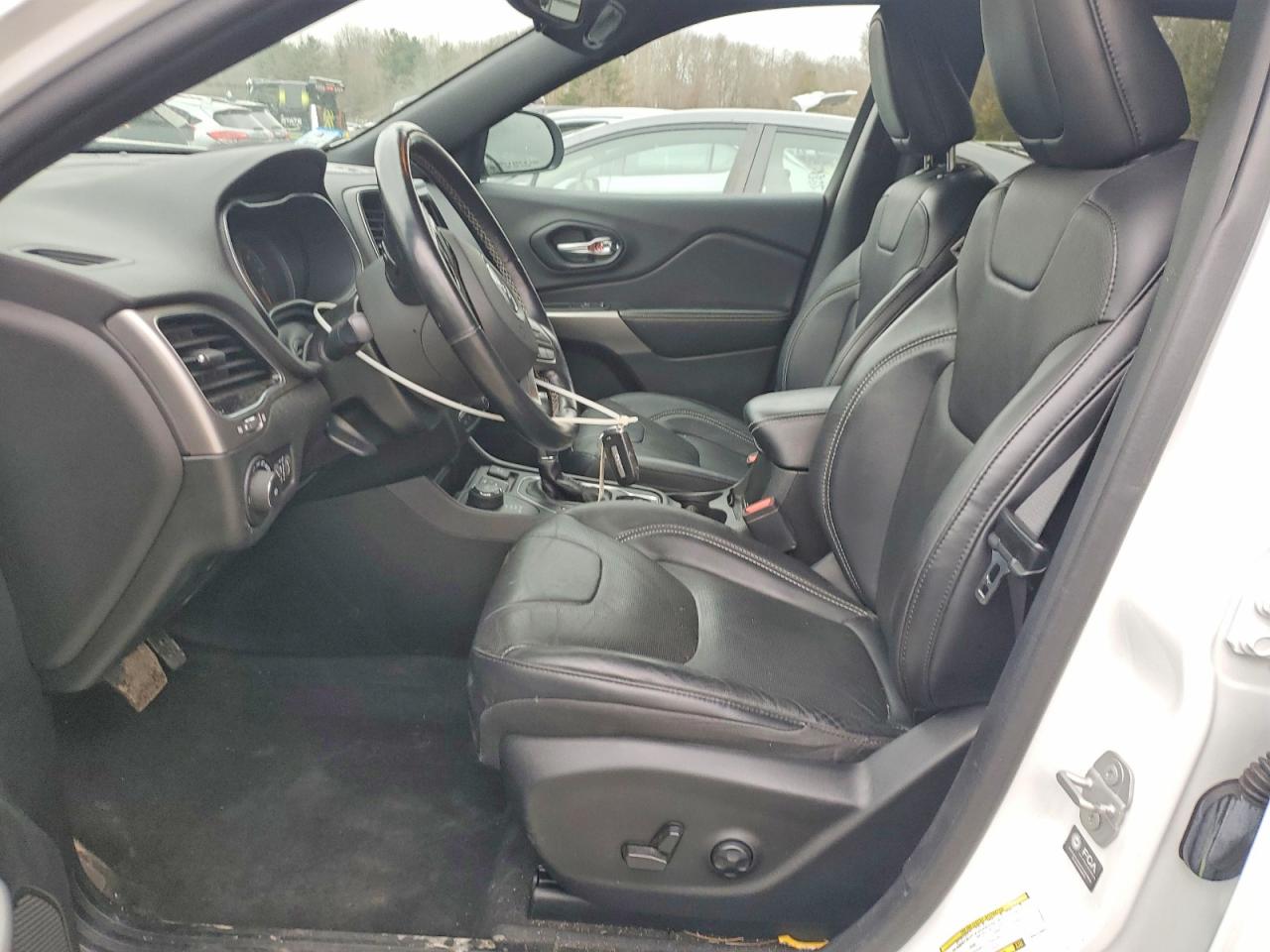 2021 JEEP CHEROKEE LATITUDE LUX photo 7