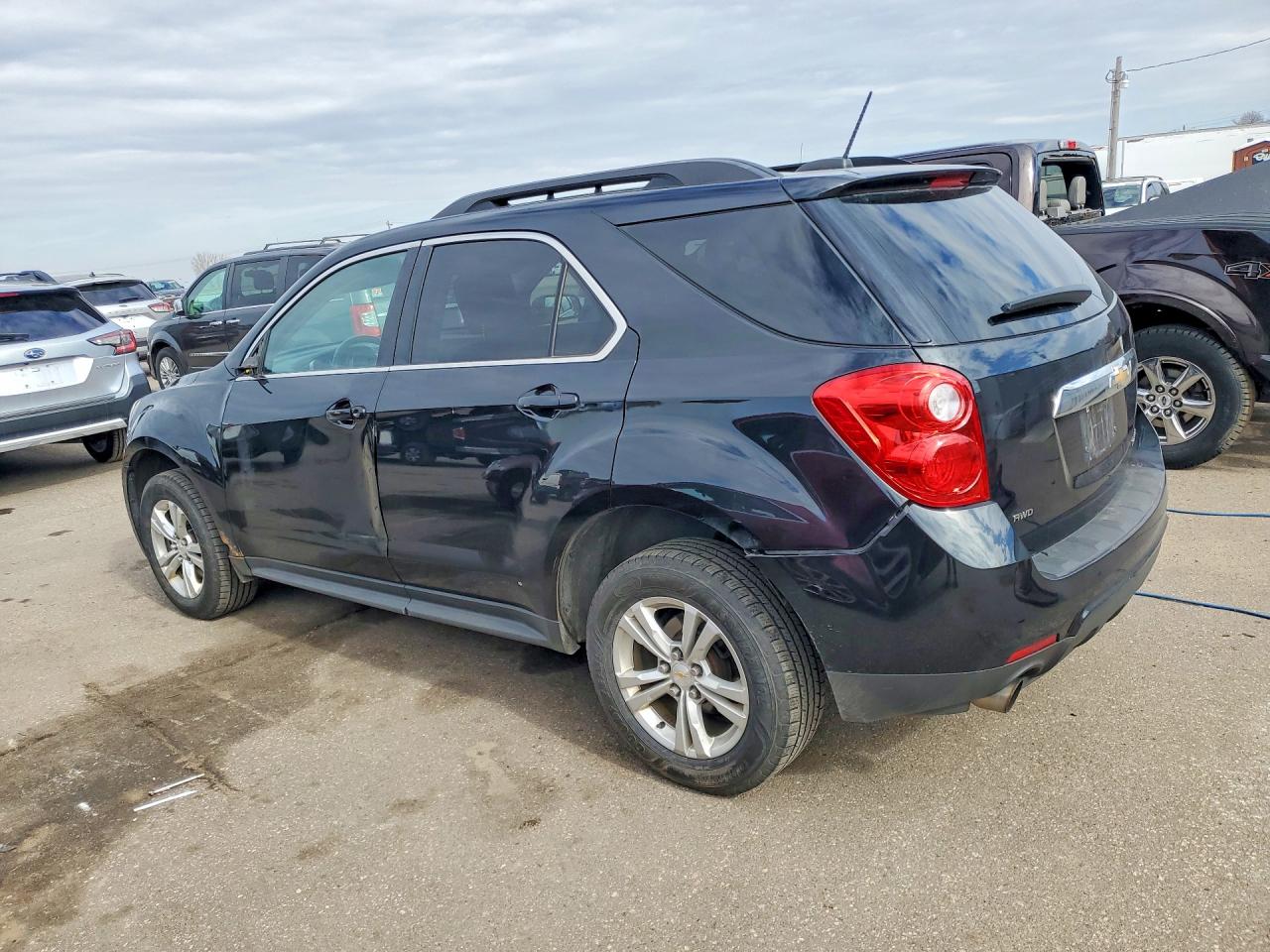 2015 CHEVROLET EQUINOX LT photo 2