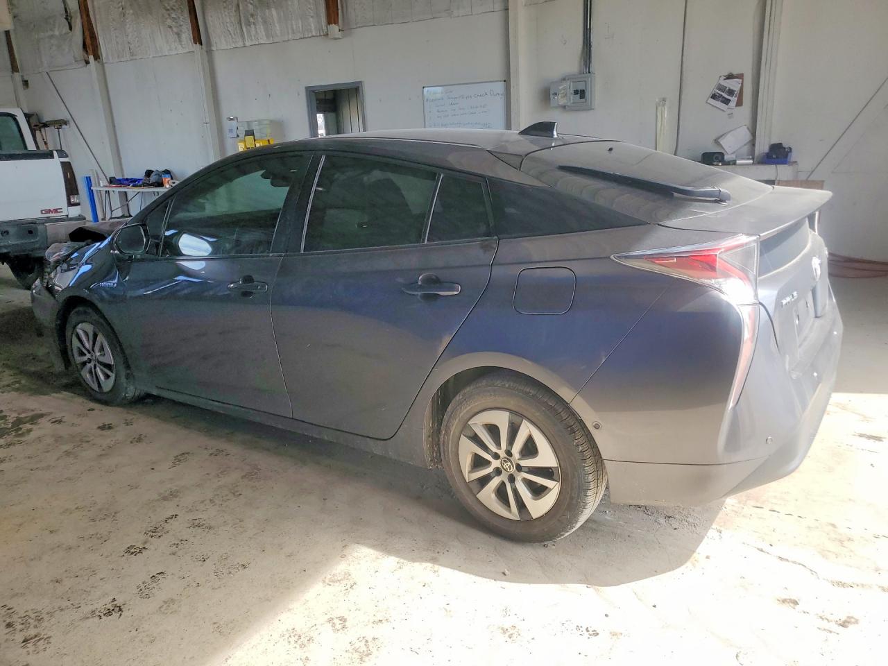 2018 TOYOTA PRIUS FOUR photo 2