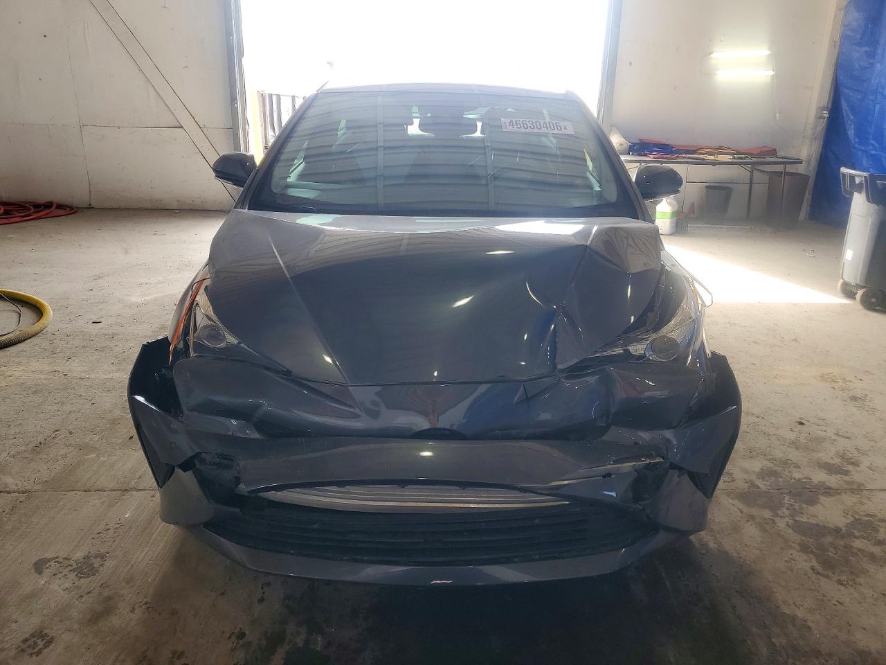 2018 TOYOTA PRIUS FOUR photo 5