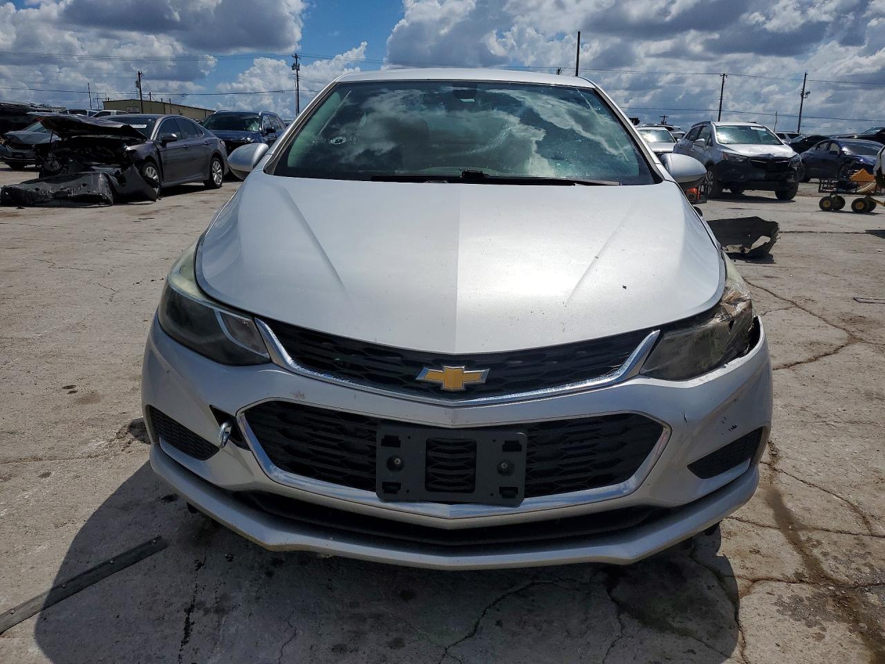 2017 CHEVROLET CRUZE LT photo 9