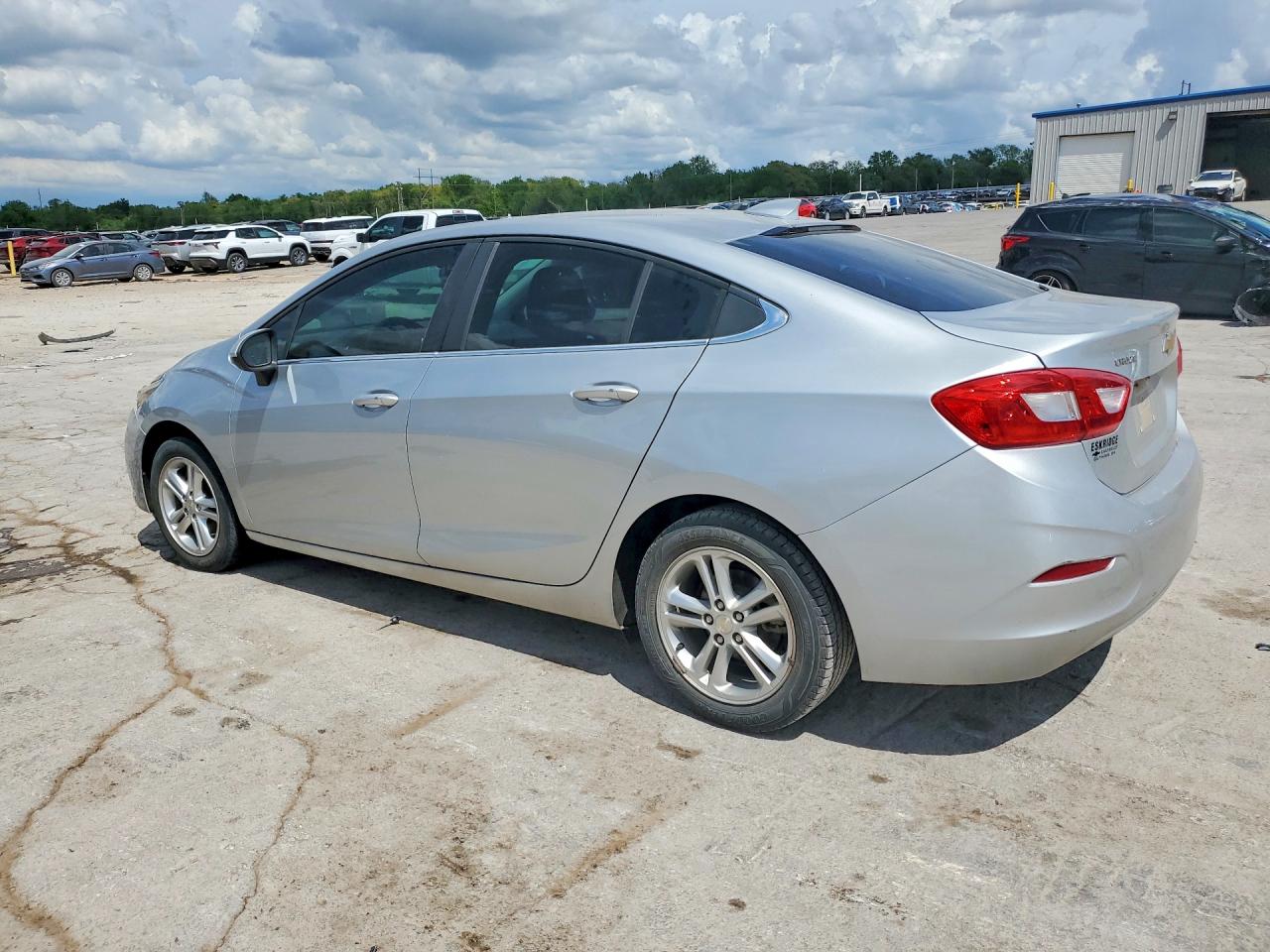 2017 CHEVROLET CRUZE LT photo 3