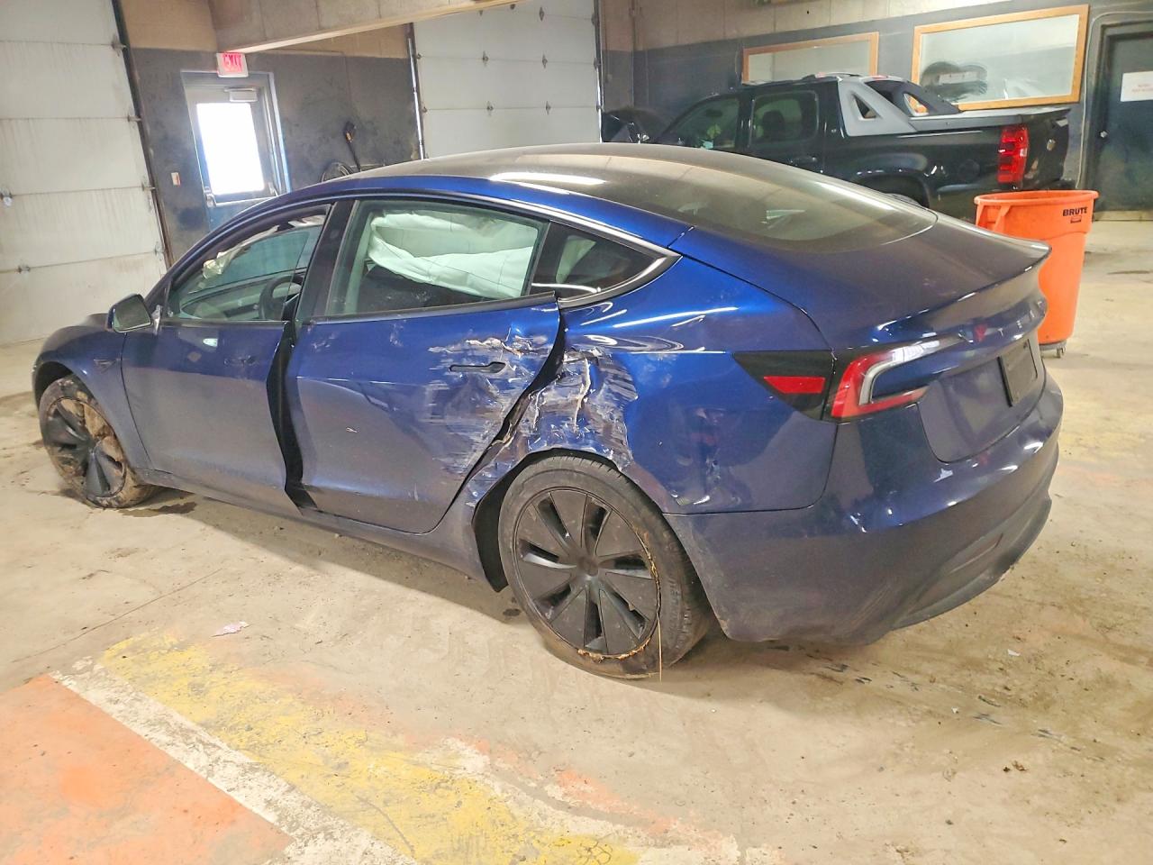 2024 TESLA MODEL 3 photo 3