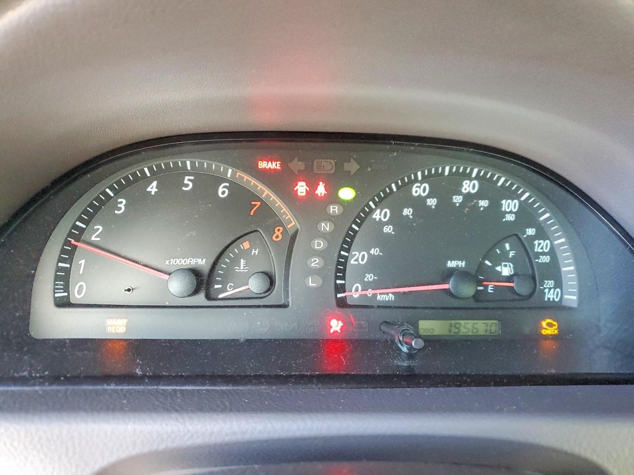 2004 TOYOTA CAMRY LE photo 25