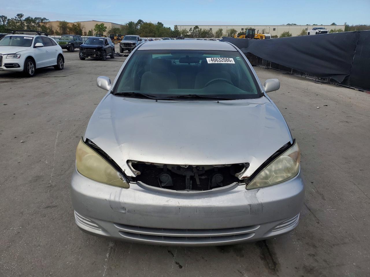 2004 TOYOTA CAMRY LE photo 13