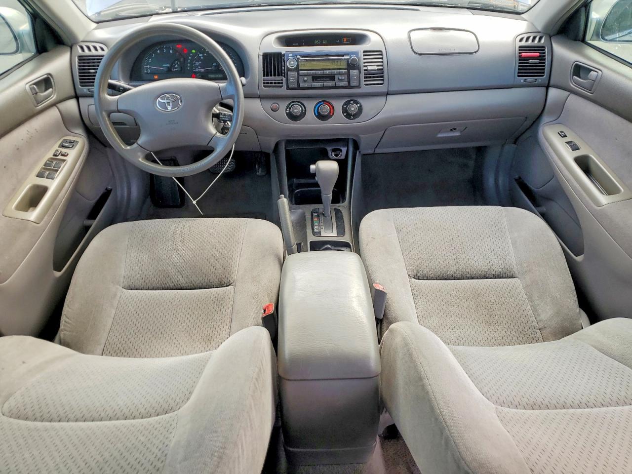 2004 TOYOTA CAMRY LE photo 22