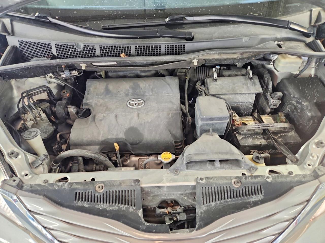 2016 TOYOTA SIENNA XLE PREMIUM 7-PASSENGER photo 12