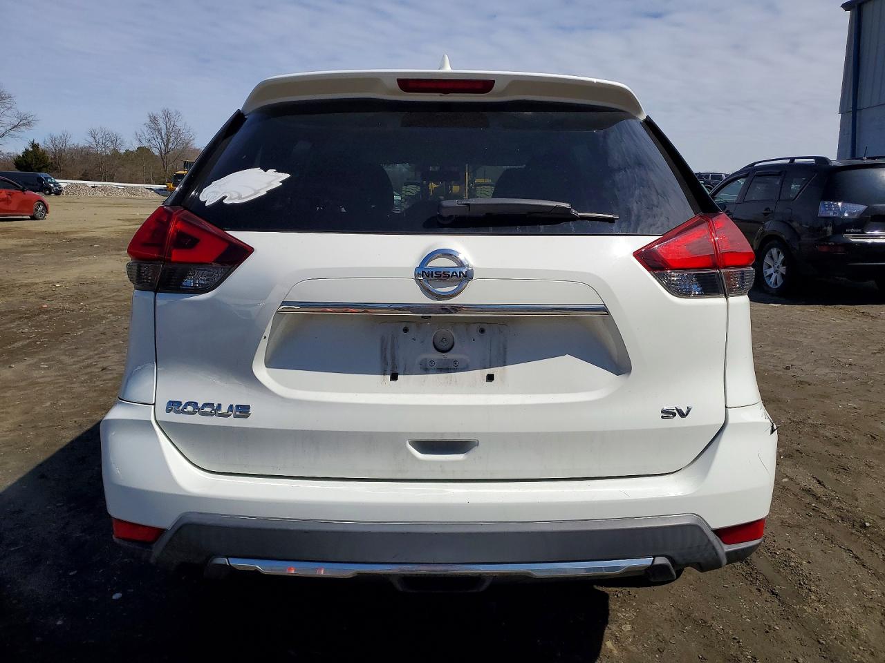 2017 NISSAN ROGUE SV photo 11