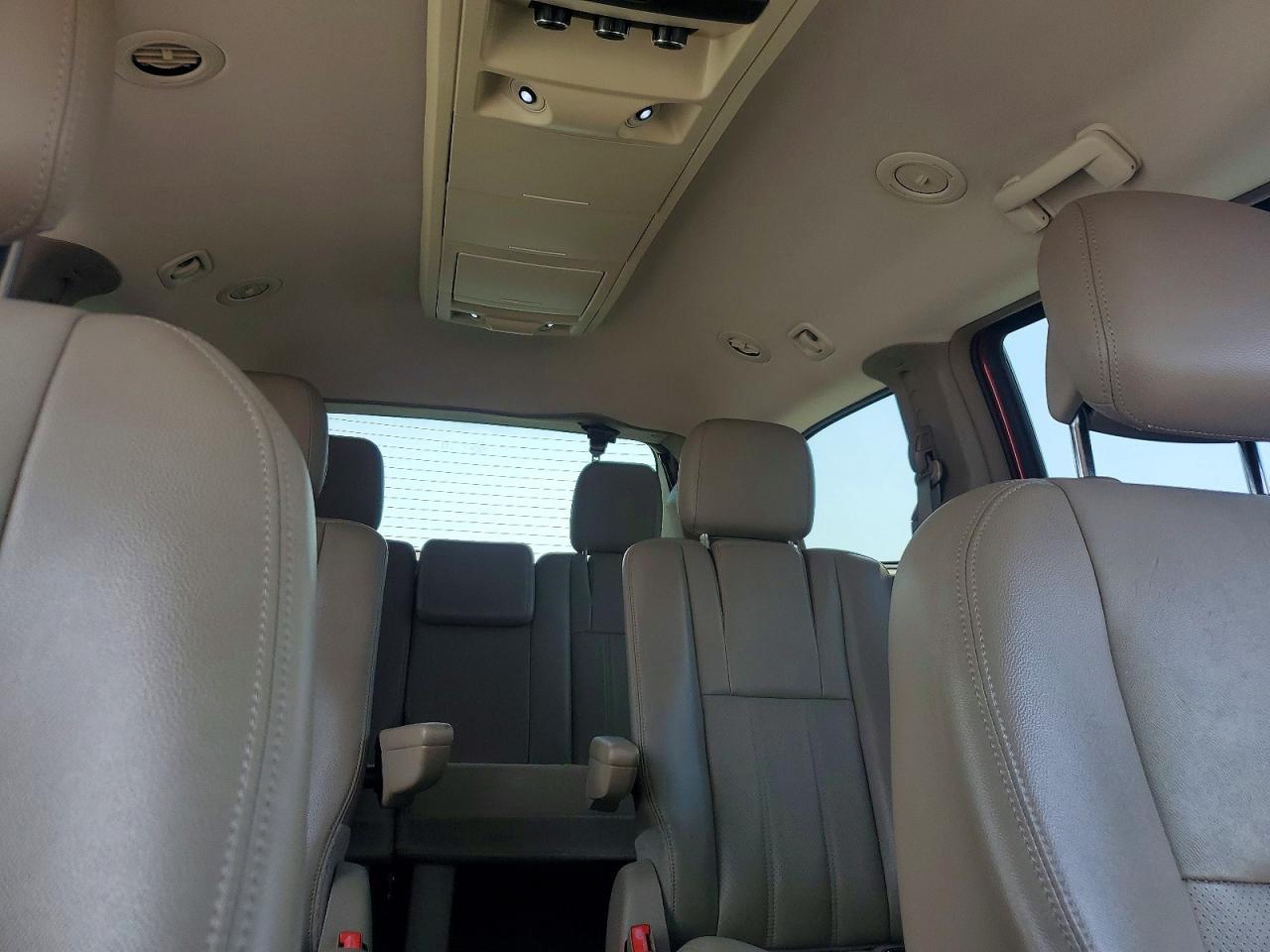 2012 CHRYSLER TOWN & COUNTRY photo 10