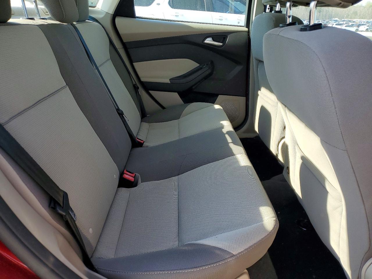 2014 FORD FOCUS SE photo 19