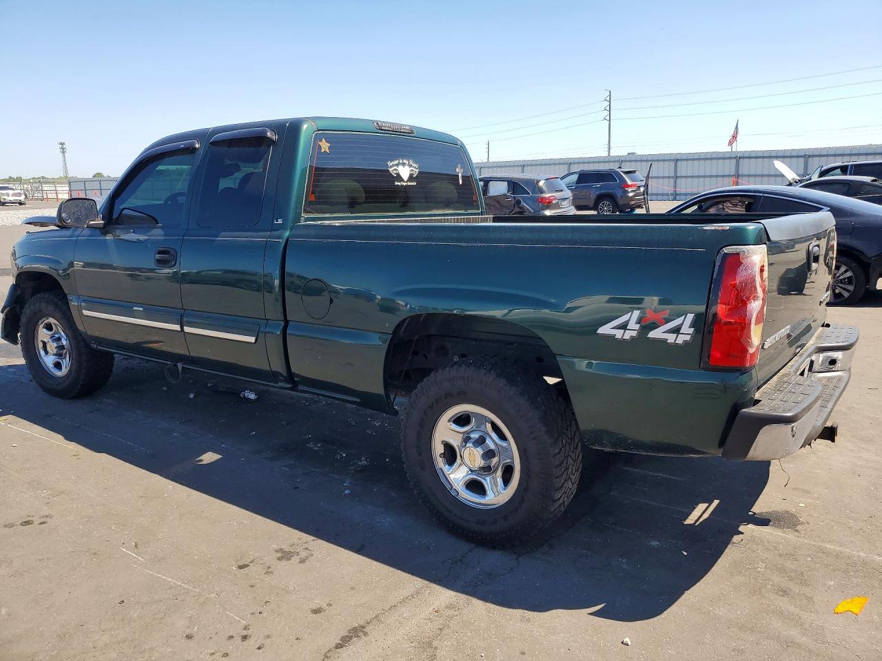 2004 CHEVROLET SILVERADO K1500 photo 3