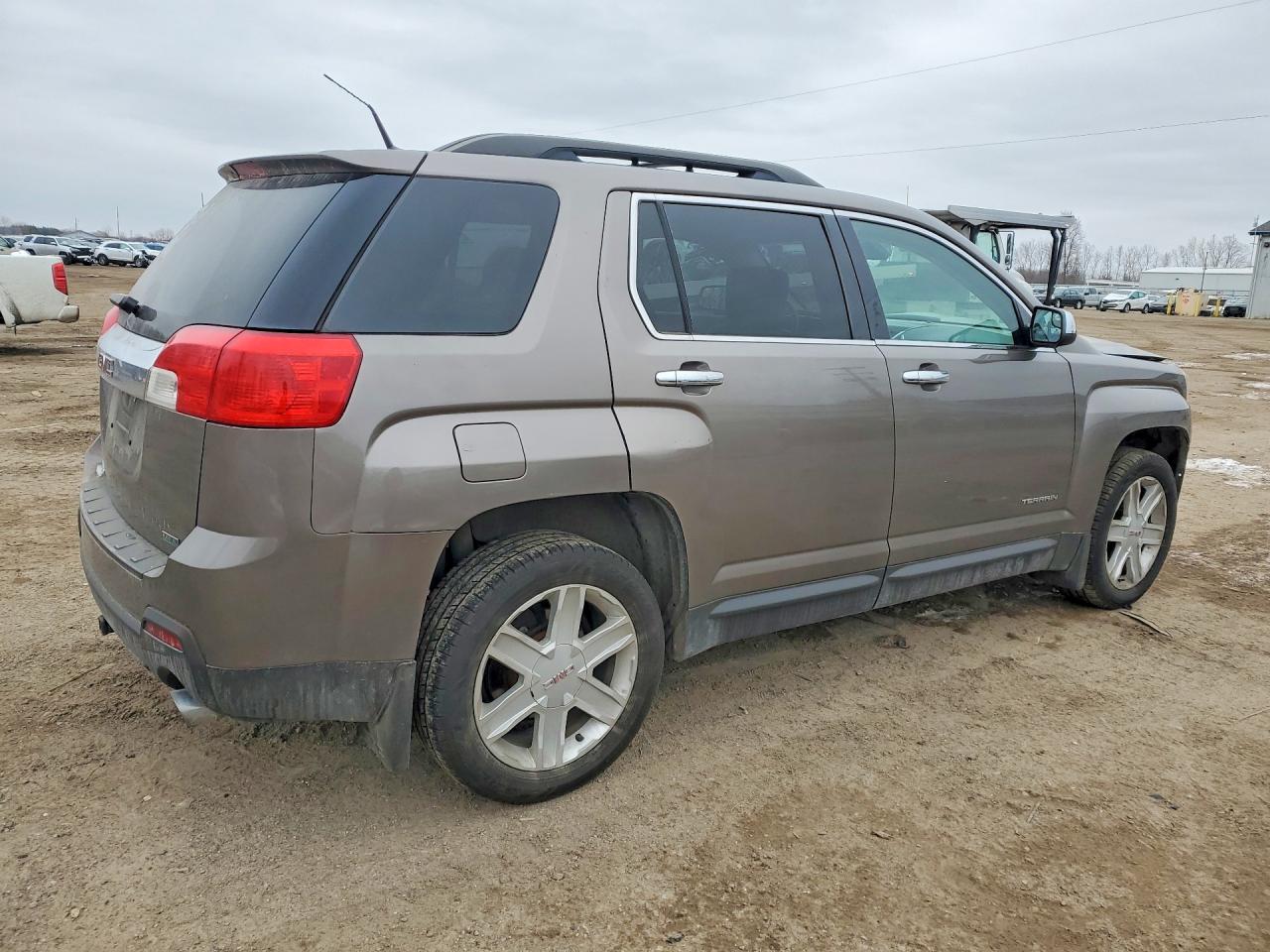 2012 GMC TERRAIN SLT photo 7
