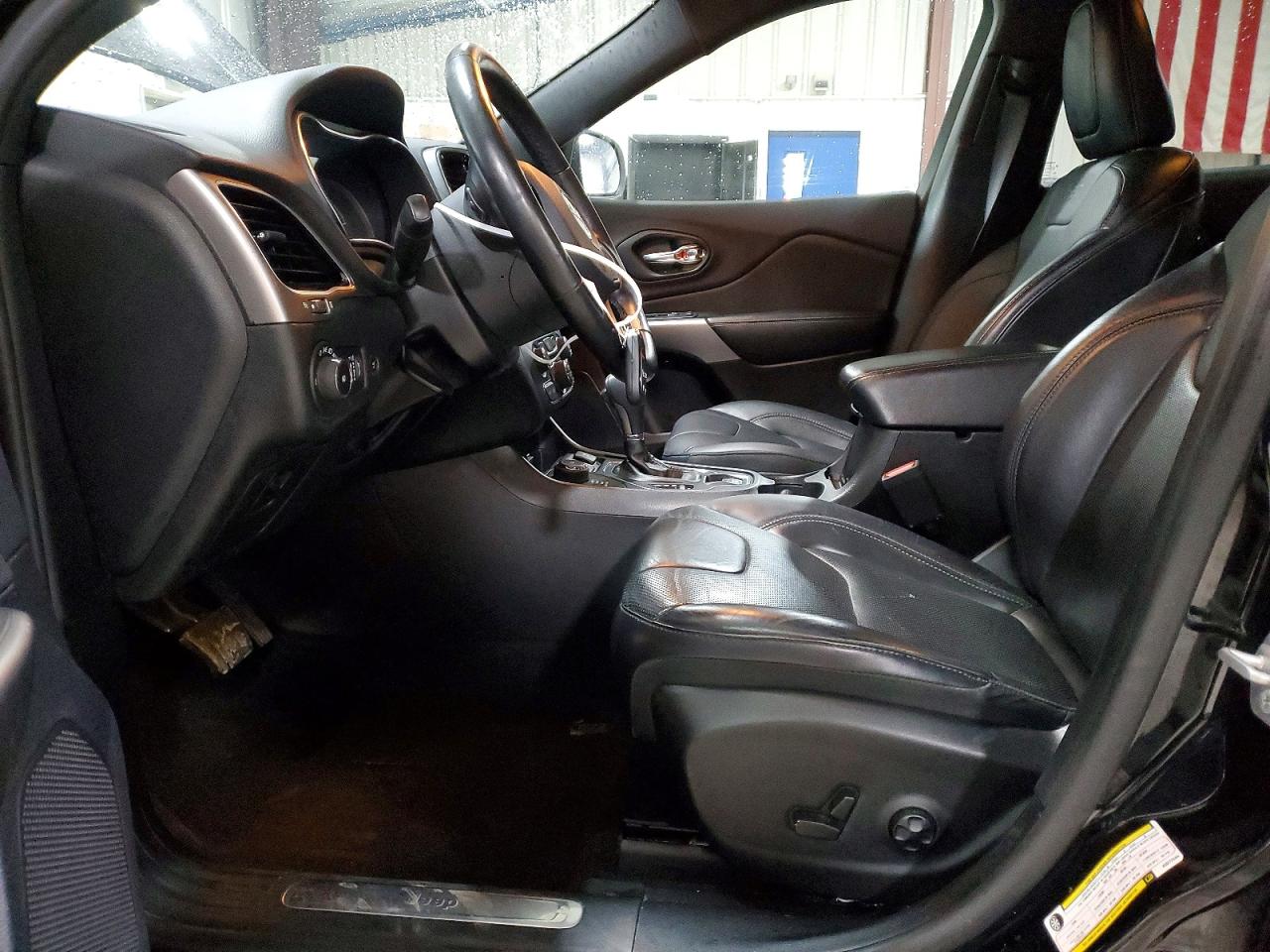 2019 JEEP CHEROKEE LIMITED photo 13
