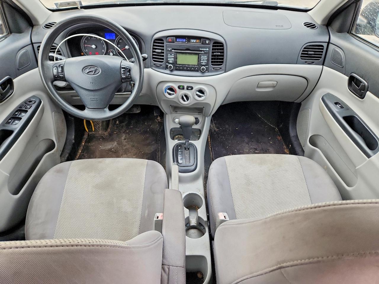 2010 HYUNDAI ACCENT GLS photo 8