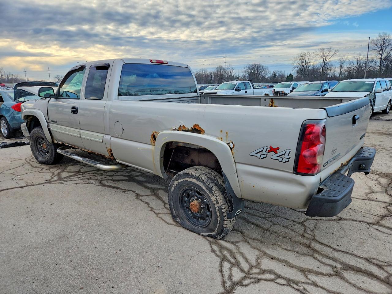 2004 CHEVROLET SILVERADO K2500 HEAVY DUTY photo 3