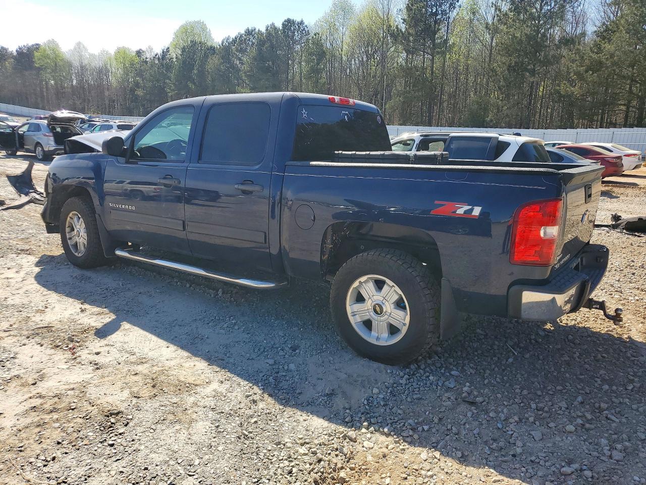 2010 CHEVROLET SILVERADO C1500 LT photo 2