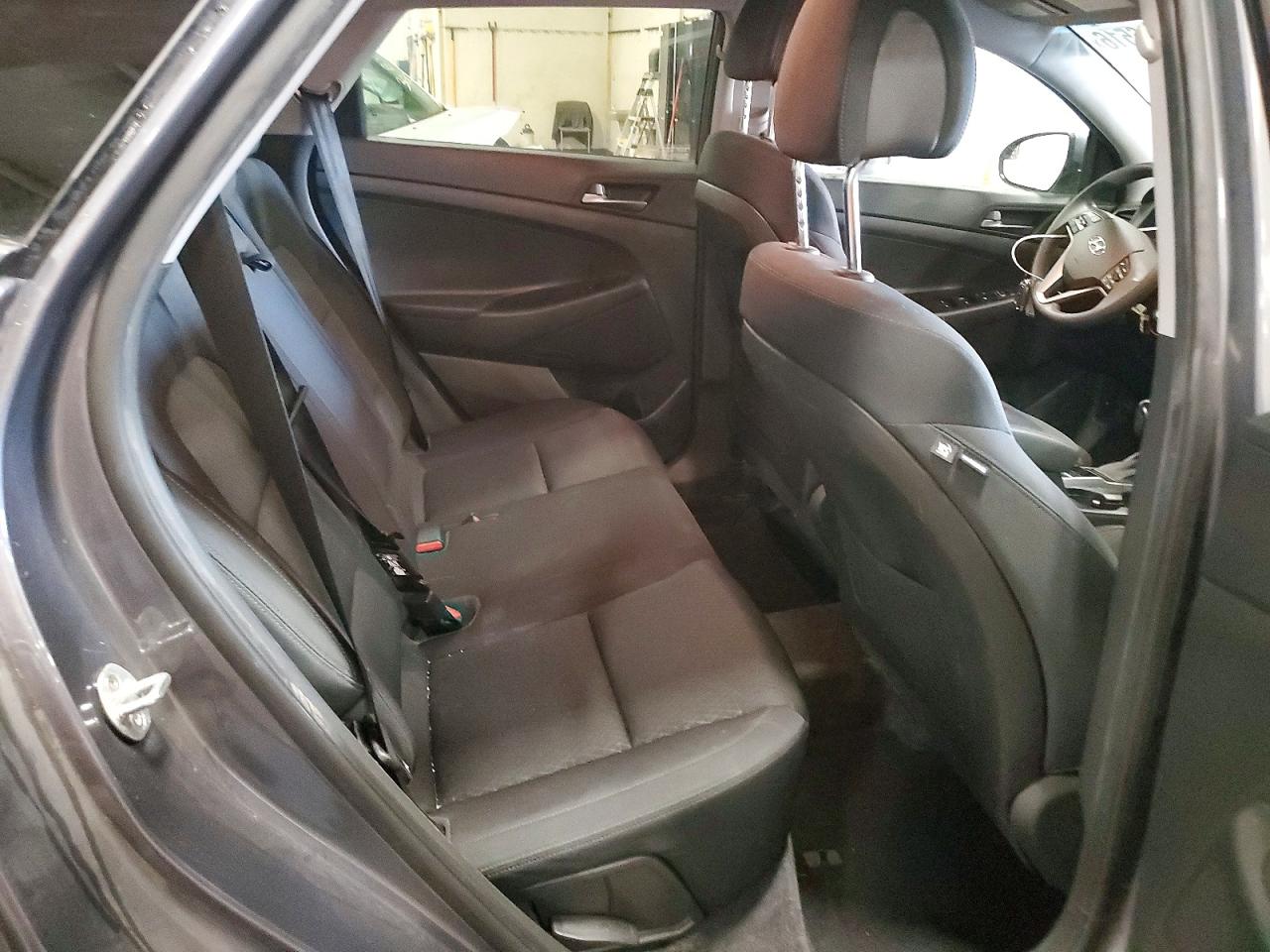2017 HYUNDAI TUCSON SE photo 19