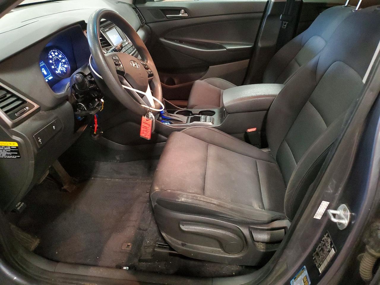 2017 HYUNDAI TUCSON SE photo 13